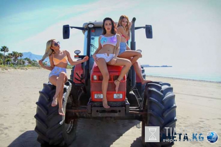 Солистки группы SEREBRO устроили горячую фотоссесию на пляже в Кипре