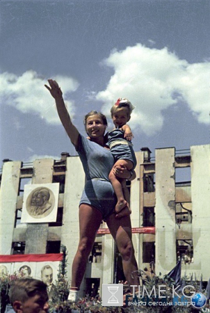 Уникальные фото физкультурного парада в Сталинграде в мае 1945 года. Фотограф Марк Редькин.