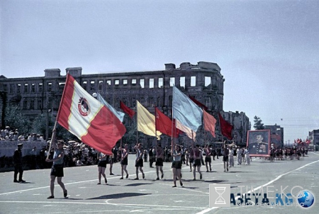 Уникальные фото физкультурного парада в Сталинграде в мае 1945 года. Фотограф Марк Редькин.