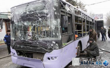 Во Франции неизвестные обстреляли автобус с туристами