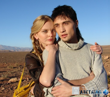 Звездные пары, которые крутили роман на публику