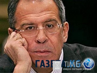 Маловато будет: широкоплечий Лавров не смог влезть в лаосскую рубашку на приеме АСЕН