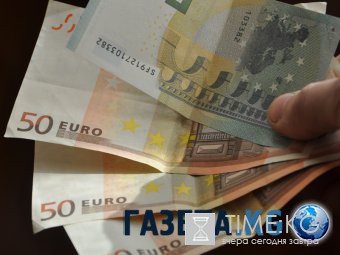 Официальный курс евро опустился ниже 70 рублей