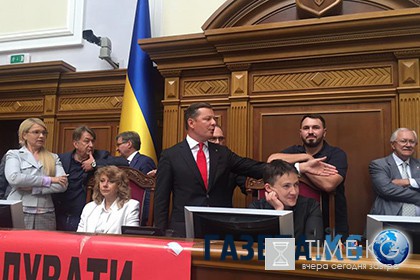 Савченко захватила место спикера Рады Савченко захватила место спикера Рады