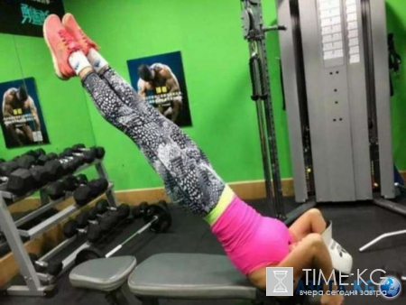 50-летняя красотка из Китая взбудоражила интернет-пользователей своим шикарным телом