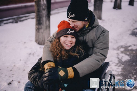 Фотограф из Новосибирска снимает портреты за рубль, чтобы спасти людей