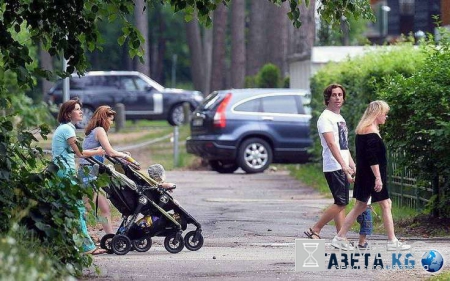 Худой полуголый юморист Максим Галкин сам стал мишенью для шутников и пародистов в Юрмале