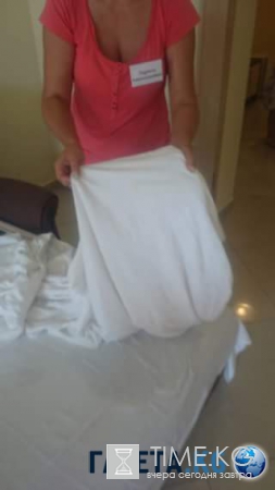 "Крым ваш? А порядки наши!": туристов из Ярославля заставили платить за песок на полотенцах (ФОТО)