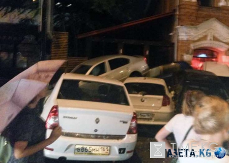 Ливень в Ростове 30 июня: подробности, жертвы и пострадавшие, разрушенные дома, остановка поездов, сотни побитых машин, прогнозы синоптиков