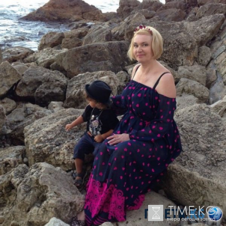 Мама в «Инстаграме»: родители звезд покоряют соцсети