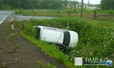 На Сахалине группа подростков разбилась в ДТП на угнанной иномарке