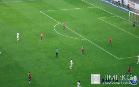 Отметил финал: футболист сборной Англии вышел за выпивкой голым