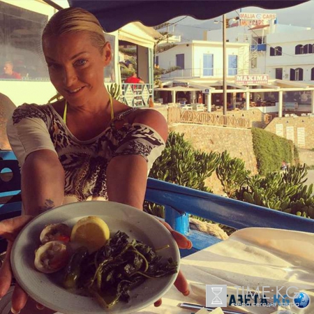 «Шпинатовна на подходе»: Волочкова летит в Крым «поглощать» местную траву