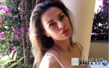 Такая шкодная: Виктория Боня в окружении полуголых мужчин шокировала фанатов своим состоянием