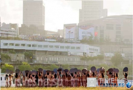 Трамп «раздел» американок - Клинтон в восторге: фото шокировали соцсети