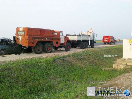 В ДТП в Сызрани двое мужчин и собака оказались под пожарной машиной