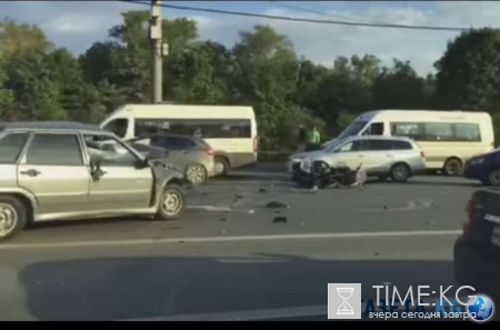 В Москве на Кутузовском массовое ДТП стало причиной смерти байкера