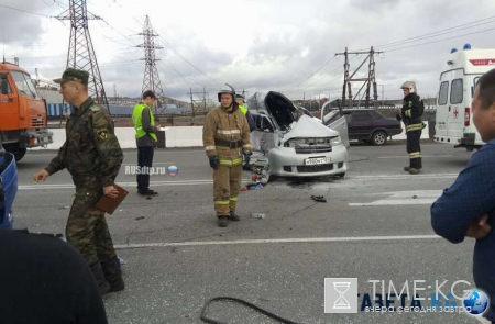 В Норильске автобус растоптал «Тойоту» с молодой девушкой внутри