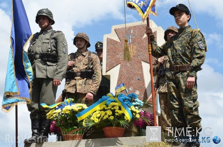 Во Львове с воинскими почестями перезахоронили эсесовцев (ФОТО, ВИДЕО)