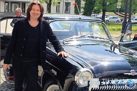 Звездный патруль: как работники ГАИ наказывают и выручают звезд