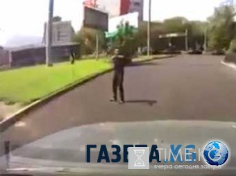 Убийца полицейских в Алма-Ате попал на видео