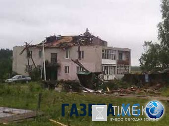 Ураган в в Москве и Подмосковье: разрушены 100 домов, вырваны из земли 200 деревьев, есть жертвы