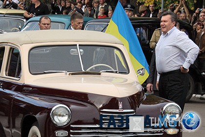 В Киеве арестовали коллекцию ретроавтомобилей Януковича