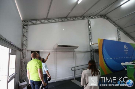 Безопасность хромает: шальная пуля прострелила крышу одного из пресс-центров Олимпиады в Рио