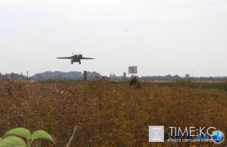 Боевые самолеты совершили посадку на трассе Киев-Чоп (фото)