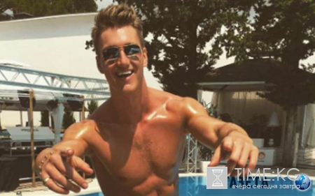 «Это Спарта»: Алексей Воробьев вышибает друга с ноги и в ответ получает ледяной душ