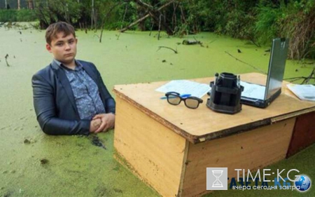 Фотосессия в болоте, сделанная сельским школьником, взорвала Сеть