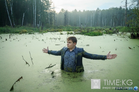 Герой интернета: «Школьник сидящий в болоте»превратился в мем