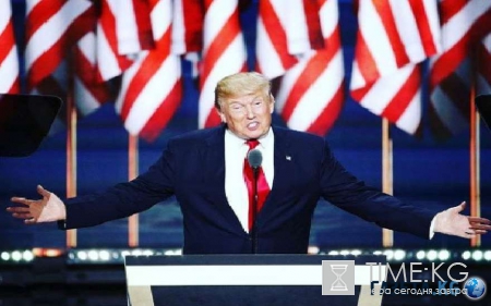 «Император без шаров»: Голый Трамп взбудоражил мир - Видео шокирует