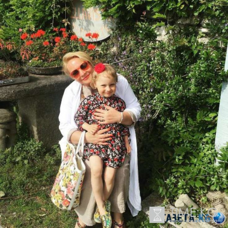 «Надоело нянчиться»: Светлана Пермякова ищет мужчину постарше