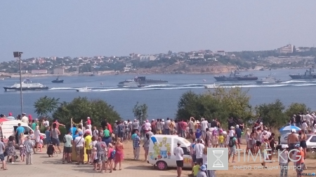 Не только пустые пляжи Крыма. Фото. Много.