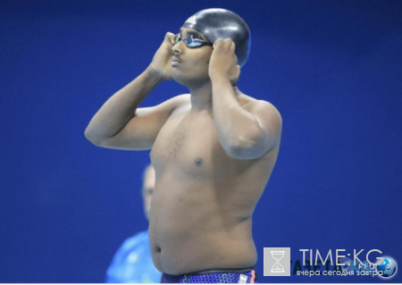 «Упитанный и воспитанный»: эфиопский пловец развеселил публику своим неспортивным пузом