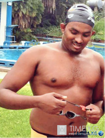 «Упитанный и воспитанный»: эфиопский пловец развеселил публику своим неспортивным пузом