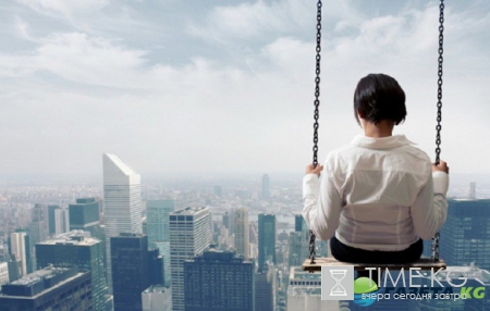 В Амстердаме установили качели на 100-метровой высоте (видео)