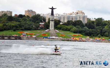 В День города Чебоксары 2016 гостей праздника ждет «Зарядка со звездой», фестиваль водных видов спорта и праздничный фейерверк