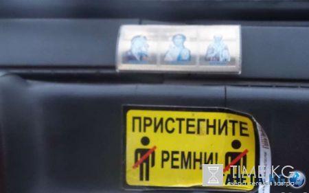 В Нижнем Новгороде «пьяный» автобус протаранил остановку и легковушку - есть пострадавшие