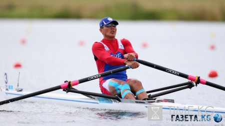 Зачем спортсмены носят разноцветные пластыри или браслеты