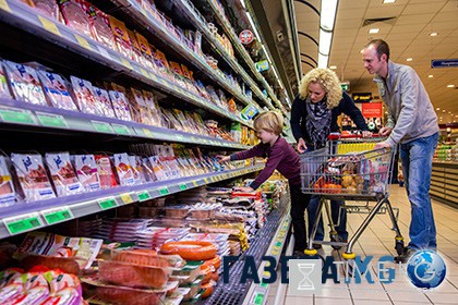 Во Франции от халяльного магазина потребовали продавать вино и свинину
