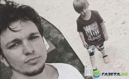 Антон Гусев сфотографировал сына на фоне своего «корнишончика»: поклонники в ужасе от увиденного