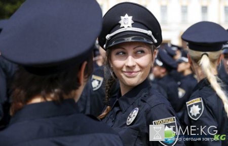 Девушек-полицейских на улицах станет меньше