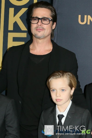 Хаос, переодевания и драки: шокирующие подробности семейной жизни Джоли и Питта