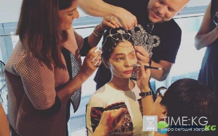 Модель, обожженная кислотой затмила красоток на Неделе моды в Нью-Йорке: фото и видео Решмы Куреши взорвали интернет