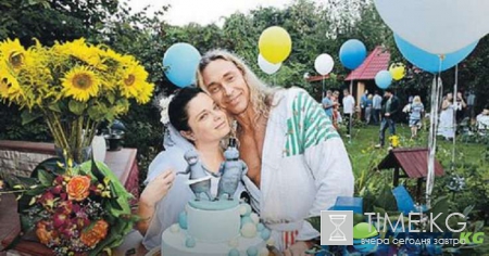 Наташа Королева отметила годовщину свадьбы в тюлевой занавеске