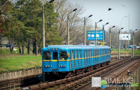 В киевском метро появился еще один «веселый» поезд (фото)