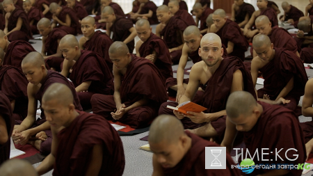 Ведущий «Орла и Решки» побрился налысо и ушел в монастырь (фото)