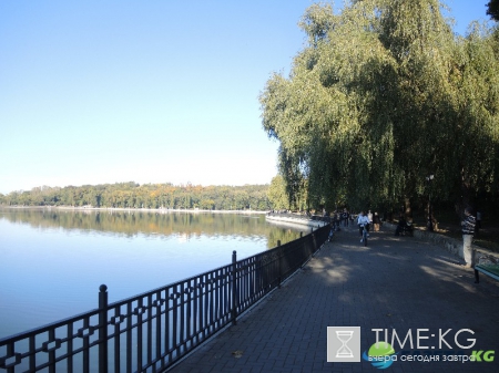 Кишиневская осень. Замечательный октябрьский день на Комсомольском озере